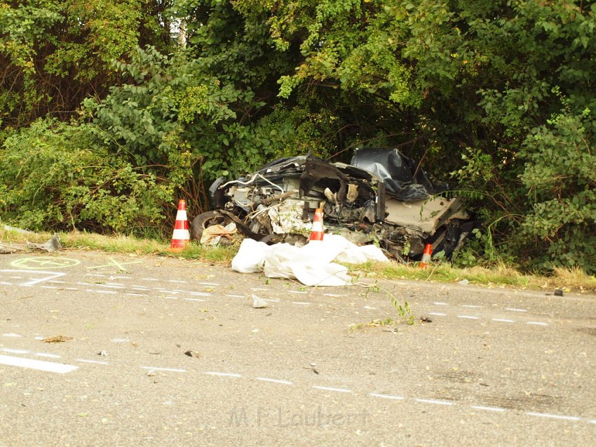 Schwerer VU Koeln Immendorf Kerkraderstr P300.JPG